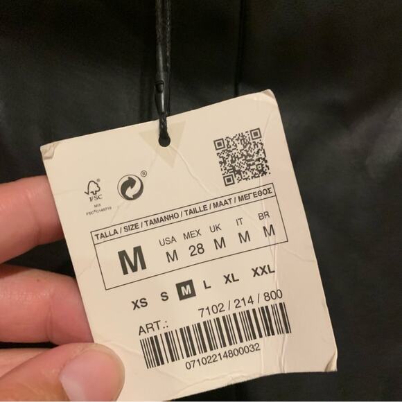 NWT ZARA Button Cargo Faux Leather Mid-Rise Leggings Black Size M Minimalist - Picture 10 of 16